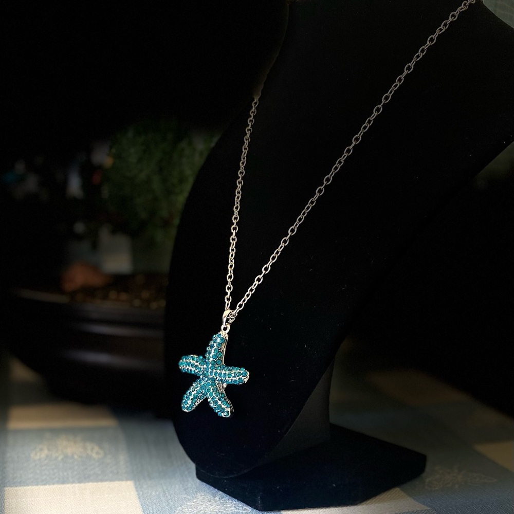 Starfish necklace